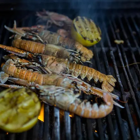 Quinlan&cooke Boutique Townhouse&qcs Seafood Restaurant