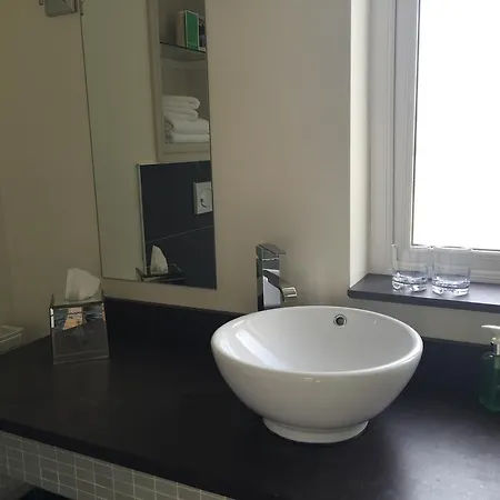 Quinlan & Cooke Boutique Townhouse And Qcs Seafood Restaurant 4*