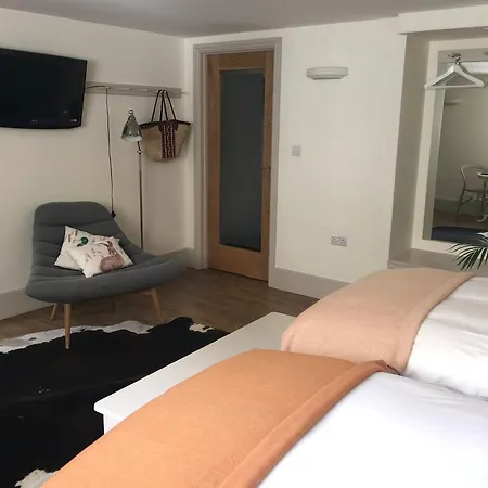 Quinlan & Cooke Boutique Townhouse And Qcs Seafood Restaurant Отель 4*