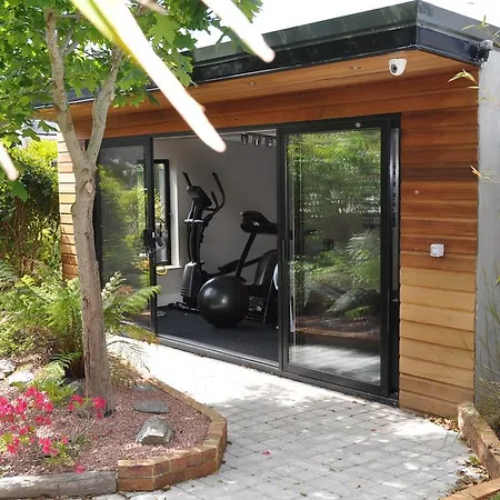 Quinlan & Cooke Boutique Townhouse And Qcs Seafood Restaurant 4*