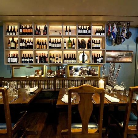 Quinlan&cooke Boutique Townhouse&qcs Seafood Restaurant Hotel