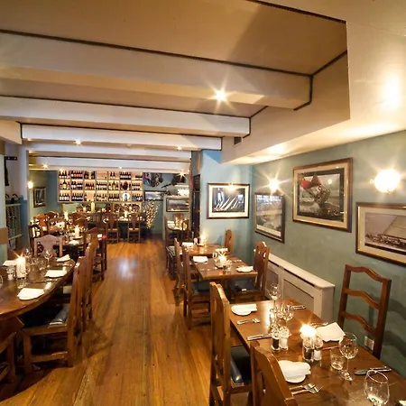 Quinlan&cooke Boutique Townhouse&qcs Seafood Restaurant