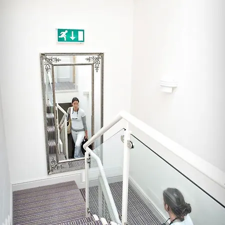 Quinlan & Cooke Boutique Townhouse And Qcs Seafood Restaurant Hotell 4*