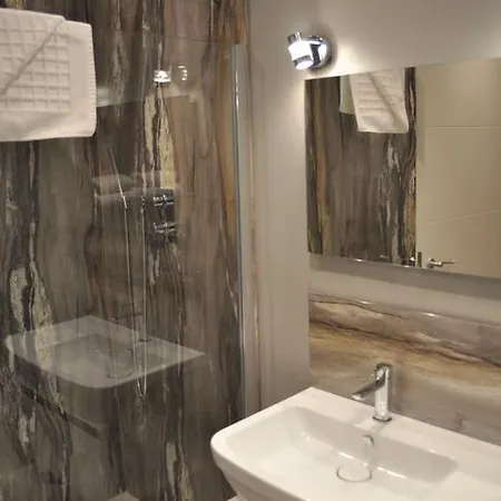 Quinlan & Cooke Boutique Townhouse And Qcs Seafood Restaurant ホテル