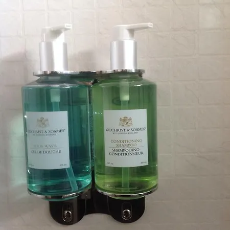 Quinlan & Cooke Boutique Townhouse And Qcs Seafood Restaurant