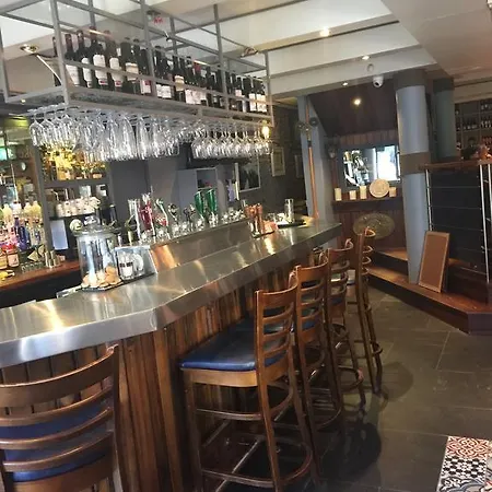 Quinlan & Cooke Boutique Townhouse And Qcs Seafood Restaurant