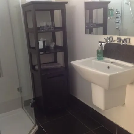 Quinlan & Cooke Boutique Townhouse And Qcs Seafood Restaurant 4*