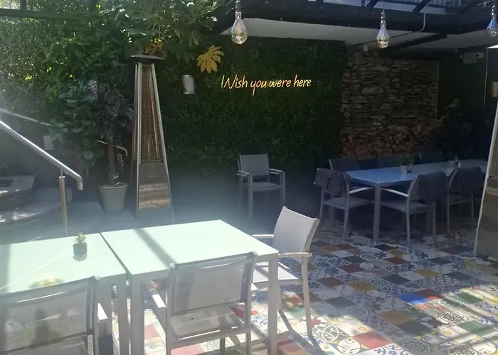 Quinlan & Cooke Boutique Townhouse And Qcs Seafood Restaurant Otel