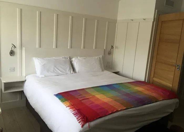 Quinlan & Cooke Boutique Townhouse And Qcs Seafood Restaurant