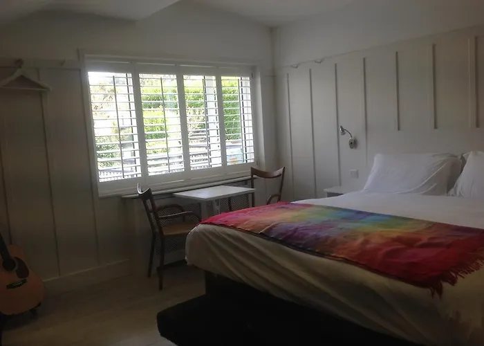 Quinlan & Cooke Boutique Townhouse And Qcs Seafood Restaurant