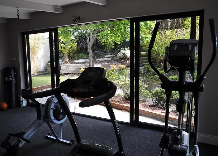 Quinlan & Cooke Boutique Townhouse And Qcs Seafood Restaurant Cahersiveen