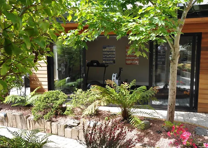 Quinlan & Cooke Boutique Townhouse And Qcs Seafood Restaurant Cahersiveen