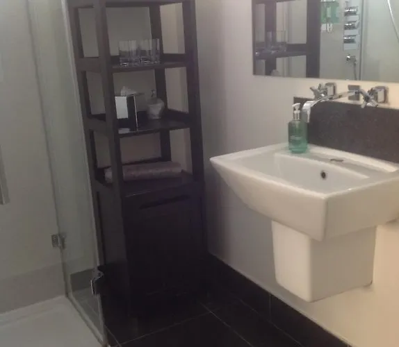 Quinlan & Cooke Boutique Townhouse And Qcs Seafood Restaurant 4*